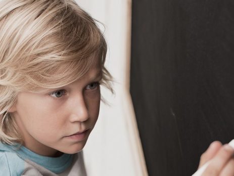 Ενδείξεις παιδικής βαρηκοΐας σε κάθε ηλικία